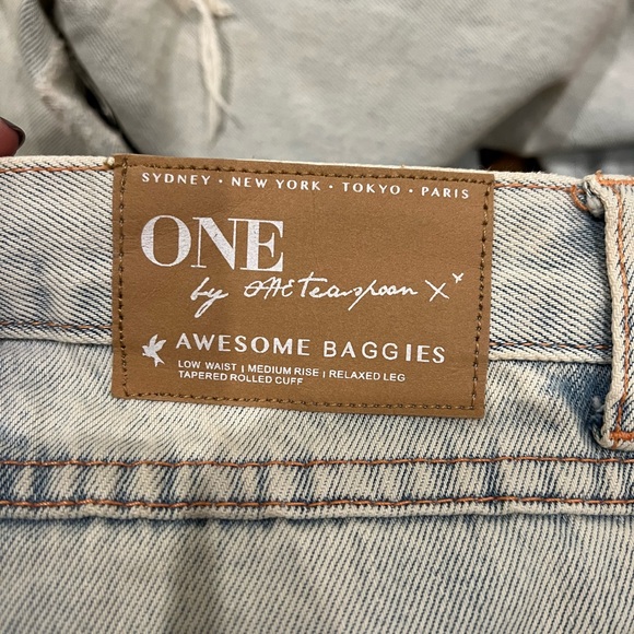 One teaspoon awesome baggies in light wash - Picture 2 of 4